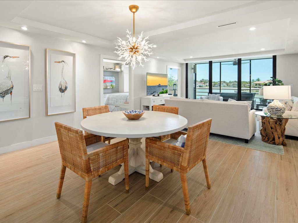 04-3100 Gulf Shore Blvd N 201 Naples FL-29